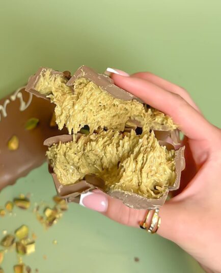 Viral Dubai Pistachio and Kunafa Chocolate Bar