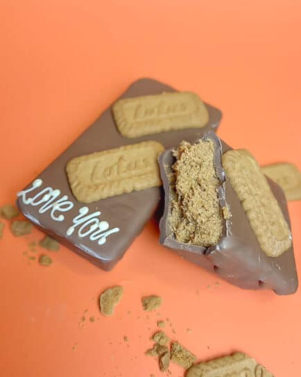 Biscoff and Kunafa Stuffed Chocolate Bar