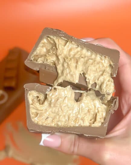 The Buenito - White Chocolate Hazelnut and Kunafa Chocolate Bar