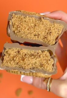 Biscoff and Kunafa Stuffed Chocolate Bar