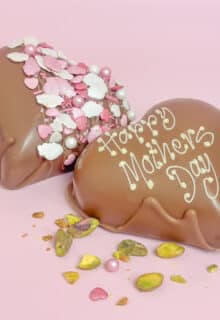 Mother's Day Dubai Pistachio / Hazelnut Belgian Milk Chocolate Stuffed Hearts